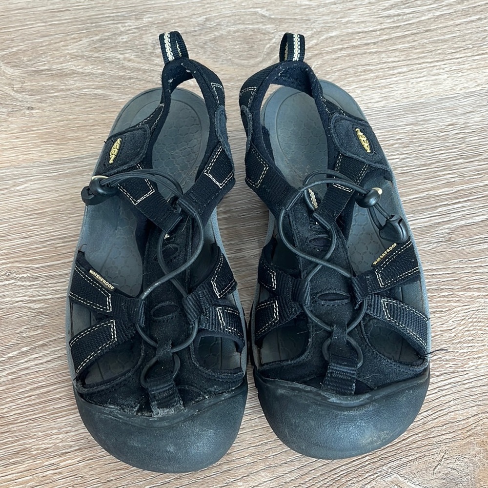 Keen Venice Waterproof Outdoor Hiking Sport Sandals women’s size 9 unisex